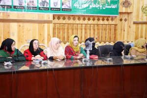 غنی: سهم زنان در ثبات افغانستان حتمی است
