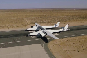 پرواز بزرگ‌ترین هواپیمای جهان برای اولین بار 