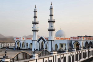 ساخت نخستین مسجد در امتداد شاهراه کابل–قندهار به پایان رسید