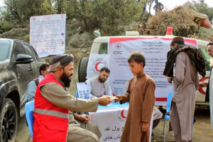 توزیع بیش از ۲۲ میلیون افغانی کمک نقدی به زلزلهزدگان کنر