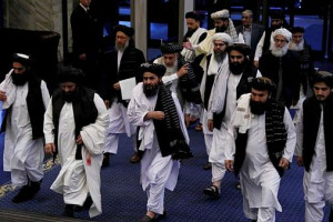 مذاکرات نمایندگان امریکا و گروه طالبان در قطر ادامه دارد