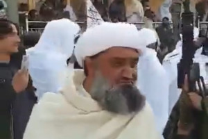رحمت‌الله نبیل از هویت رهبر طالبان پرده برداشت