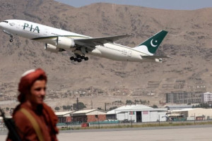 قیمت تکت‌های پرواز کابل – اسلام‌آباد کاهش یابد