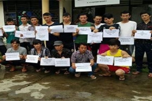 مهاجران افغان در اندونزی دست به تظاهرات زدند