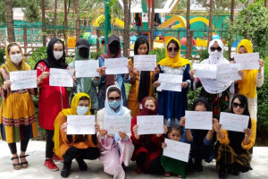 زنان معترض در کابل: حجاب اجباری را نمی‌پذیریم