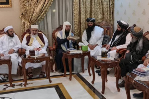 دیدار هیات طالبان با علمای دین در قطر