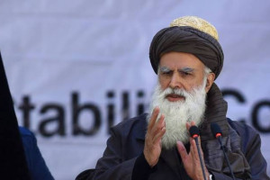 پرسش سیاف از طالبان: کمپ‌های «انتحاری» فعال اند؟