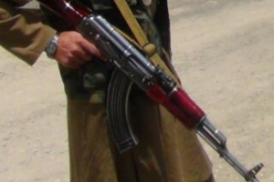 طالبان برای تاجران ملی اجازۀ حمل سلاح می‌دهند