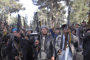 2 هزار تن در ولایت سرپل برای مقابله با گروه داعش مسلح شدند  