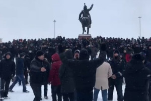 تظاهرات گسترده در قزاقستان؛ رئیس جمهور از روسیه کمک خواست
