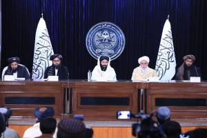 آخندزاده از تطبیق پروژهای مهم در 13 ولایت خبر داد