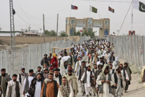 در  48ساعت  گذشته 50 هزار افغان؛ پاکستان را ترک کردند