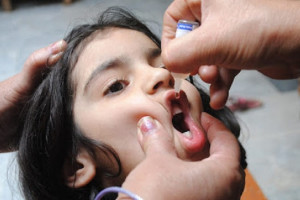 آغاز کارزار تطبیق واکسین پولیو در افغانستان 