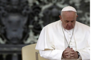 تجاوز جنسی؛ پاپ از شرم فرو ریخت