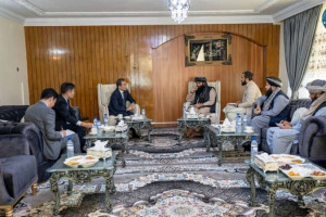 دیدار حقانی با سفیر جاپان در کابل