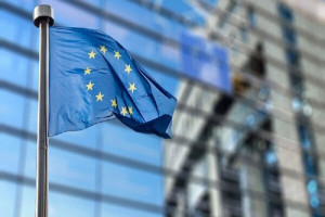 اتحادیه اروپا 400 مکتب را در کشور بازسازی می‌کند