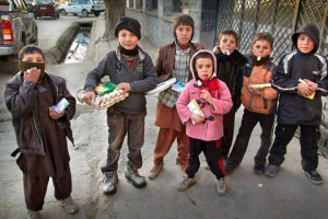نزدیک به ده میلیون کودک افغان نیاز به کمک‌های فوری دارند