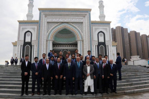 رییس اجراییه کشور از موزیم ملی قزاقستان و بزرگترین مسجد آستانه دیدار کرد