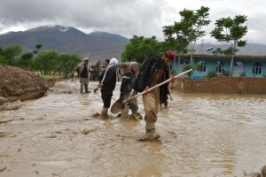 غزنی؛ سیلاب دو هزار جریب زمین و ۲۵ خانه مسکونی را تخریب کرد