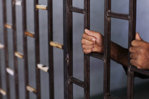 یک کارمند امنیت ملی به ۲۰ سال زندان محکوم شد