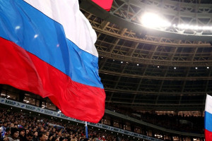 سرود ملی و برافراشتن پرچم روسیه در بازی‌های فوتبال منع شد