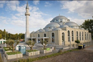 اجازه پخش اذان از بلندگوی مسجد شهر کلن آلمان