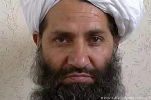 انس حقانی: رهبر طالبان زنده است و در افغانستان به سر می‌برد