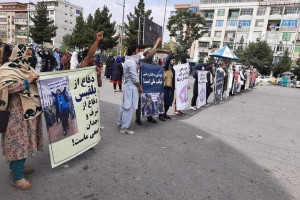 حمایت از خانم روشن و ابراز نفرت از طالبان در لویه‌جرگه