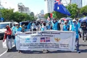 پناهجویان افغان در اندونیزیا نسبت به بی‌ سرنوشتی‌شان اعتراض کردند