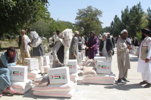 توزیع کمک به 300 خانواده نیازمند در کابل