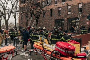 آتش‌سوزی مجتمع مسکونی در نیویارک امریکا جان 19 نفر را گرفت