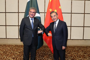 گفتگوی وزیران خارجه پاکستان و چین روی پروسه صلح افغانستان