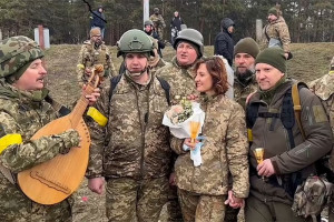 22 هزار زوج اوکراینی در سنگرهای جنگ علیه روسیه ازدواج کردند