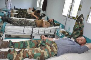 150 سرباز به همسنگران شان خون اهدا کردند