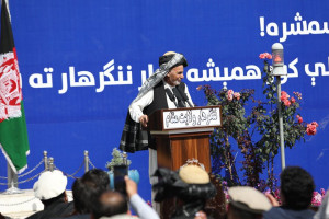 غنی خطاب به طالبان: با خارجی‌ها صلح و با افغان‌ها جهاد می‌کنید؟