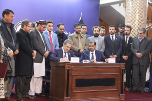 قرارداد 4 پروژه به ارزش بیش از 4 میلیارد افغانی به امضا رسید