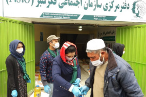 توزیع مواد غذایی به خانواده‌های بی بضاعت در کابل
