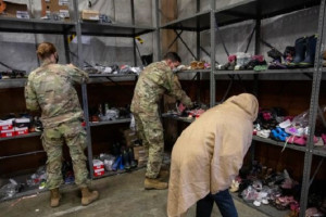سردی هوا و بی‌سرنوشتی پناهجویان افغان در پایگاه‌های نظامی امریکا