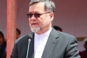 زنجیر زنی و قمه زنی؛ باعث تمسخر قیام امام حسین می شود