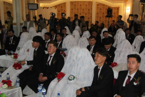 مراسم عرسی دسته‌جمعی ۱۰۱ زوج جوان در کابل برگزار شد