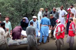 مجاهد شمار قربانیان زلزله کنر را بیش از هزار و ۴۰۰ نفر اعلام کرد