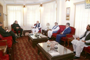 سفیر ایران در کابل به دیدار کرزی رفت