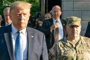خروج امریکا از افغانستان؛ ترامپ مارک میلی را احمق خواند