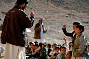 57 درصد مردم افغانستان بی‌سواد اند