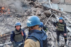 بمباران یک‌ مکتب در اوکراین؛ دو‌ تن کشته و 60 تن زیر آوار گیر مانده‌اند