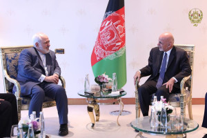 غنی در دیدار با ظریف: مشکل پناهگاه های طالبان باید حل گردد