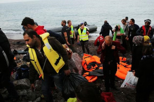 نجات 41 مهاجر از غرق شدن 