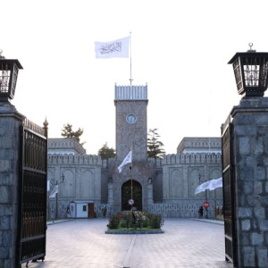 ا.ا: عالمای دین از بحثهای اختلافی خودداری کنند