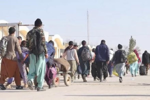 حرکت اتباع افغانستان به سوی مرزهای ایران جلوگیری شود