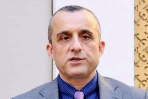 صالح منتقدین‌اش را تهدید به مجازات قانونی کرد